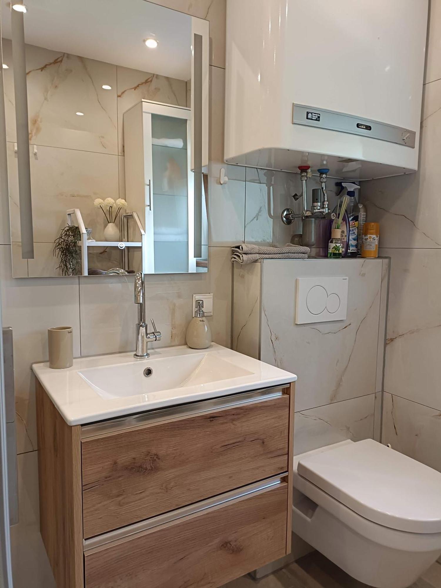 Haus Flora - Ferienwohnung Bodensdorf Zewnętrze zdjęcie