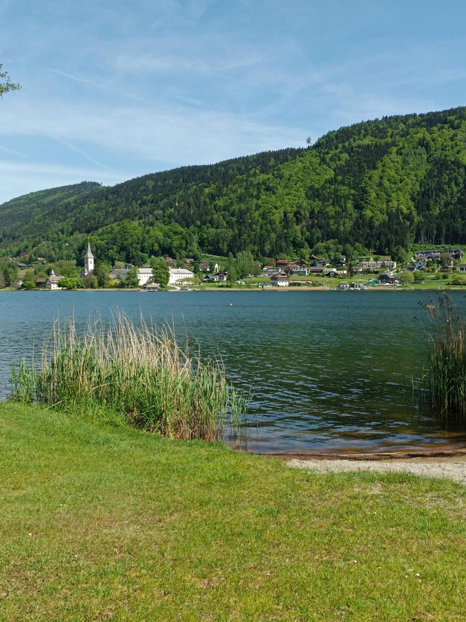 Haus Flora - Ferienwohnung Bodensdorf Zewnętrze zdjęcie